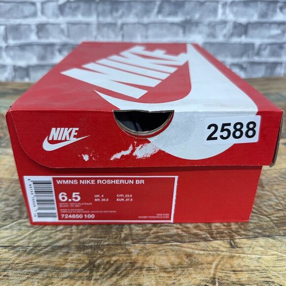Nike Roshe One BR White Metallic Platinum Running Shoes 724850-100 Womens Sz 6.5 - Picture 10 of 10